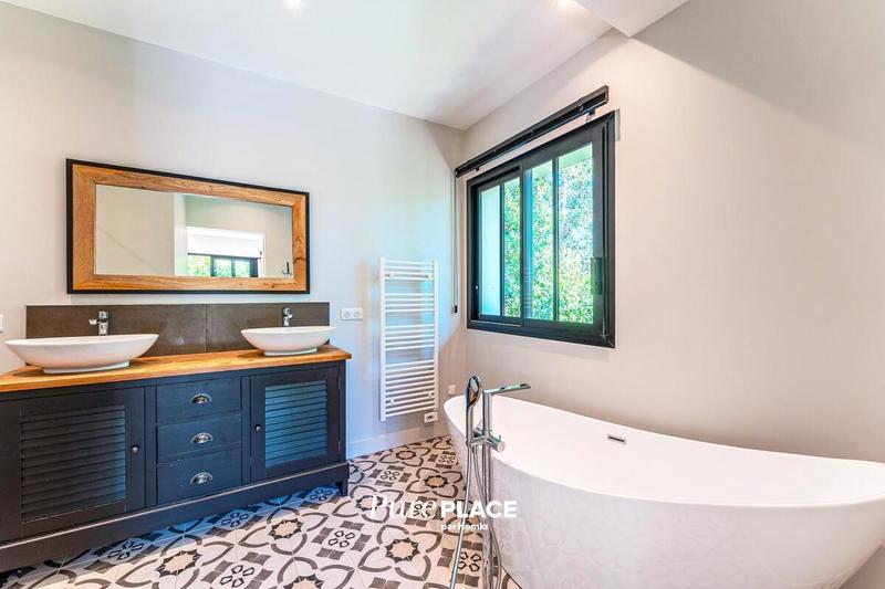 Villa - 278 m² - 7 pièces