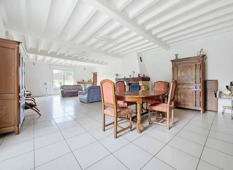 Maison - 211 m² - 6 pièces