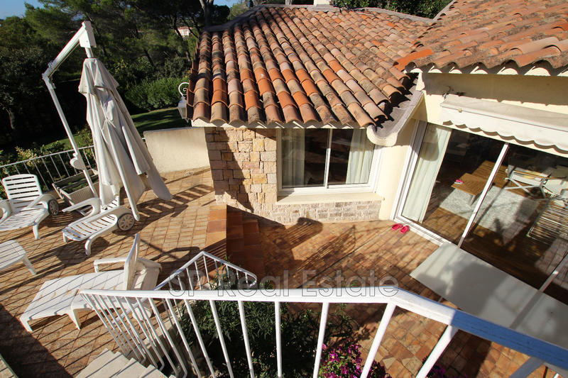 Maison - 250 m² - 8 pièces