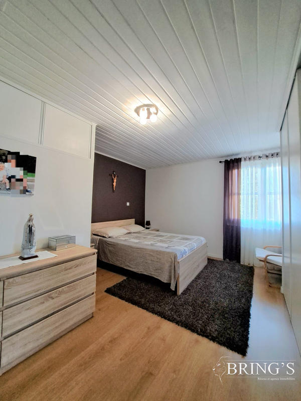 Villa - 166 m² - 8 pièces