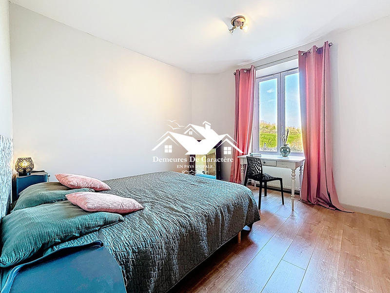 Maison - 318 m² - 12 pièces