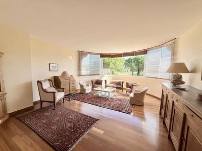 Maison - 225 m² - 6 pièces