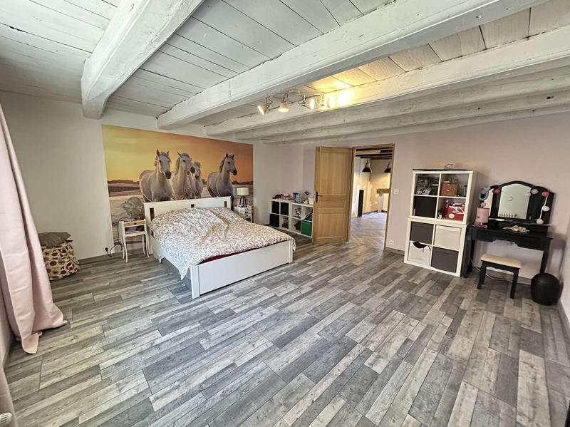 Maison - 220 m² - 10 pièces