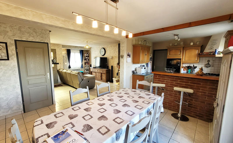 Maison - 104 m² - 6 pièces