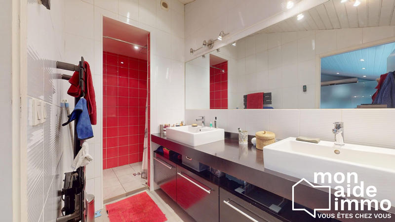 Maison traditionnelle - 170 m² - 6 pièces