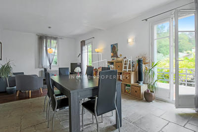 Appartement - 90 m² - 3 pièces