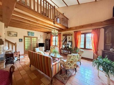 Propriété - 220 m² - 6 pièces