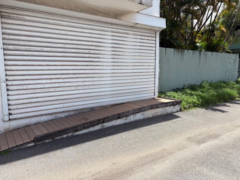 Local commercial - 147 m² - 10 pièces