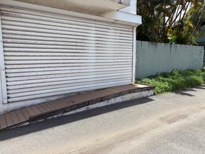 Local commercial - 147 m² - 10 pièces