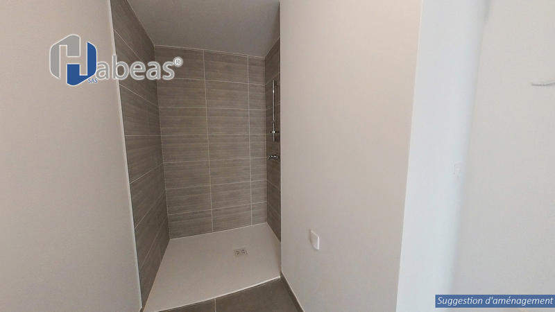 Appartement - 94 m² - 4 pièces