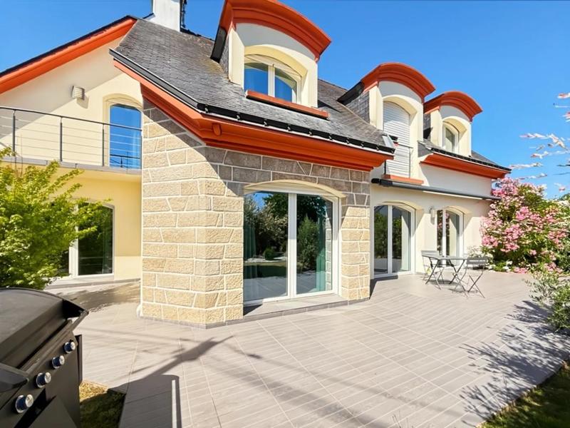 Maison - 140 m² - 8 pièces