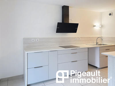 Appartement - 95 m² - 4 pièces