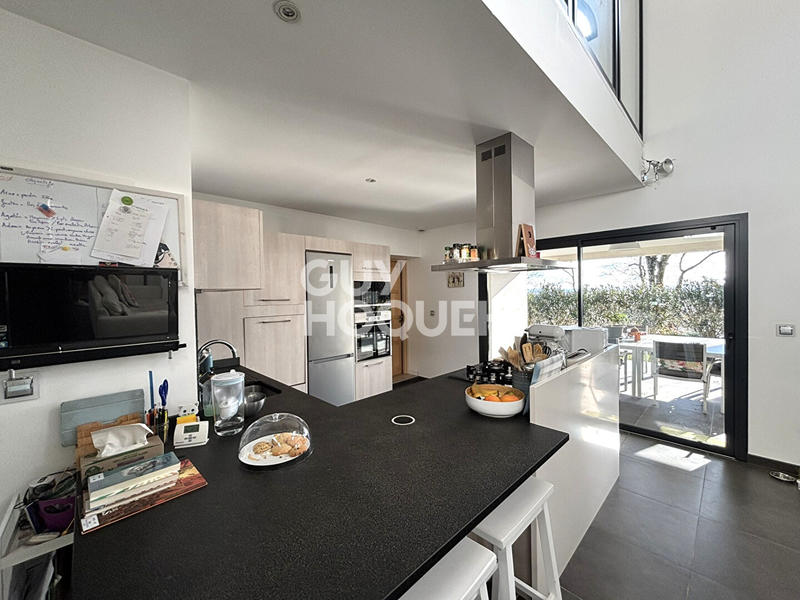 Maison - 251 m² - 8 pièces