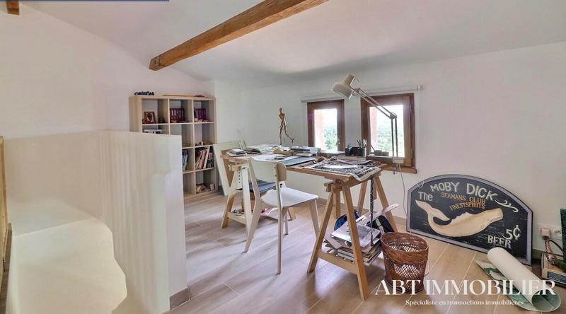 Villa - 240 m² - 5 pièces