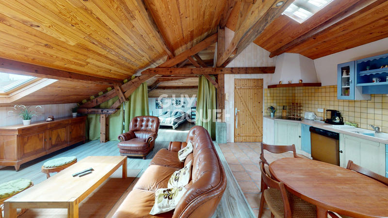 Loft - 80 m² - 4 pièces