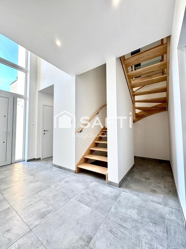 Maison - 178 m² - 8 pièces