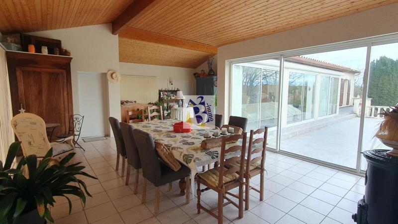 Maison - 260 m² - 9 pièces