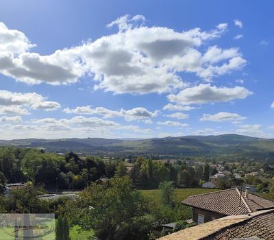 Maison - 261 m² - 7 pièces