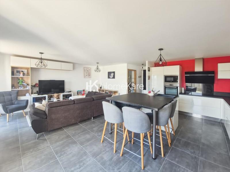 Maison - 92 m² - 4 pièces