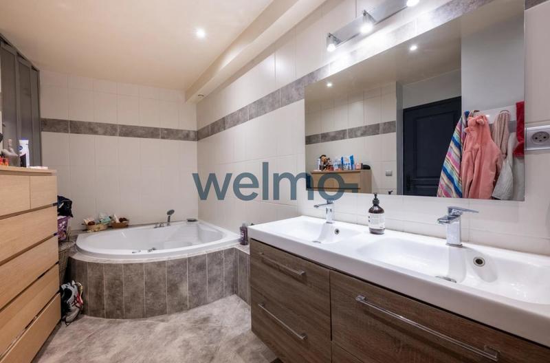 Appartement - 125 m² - 4 pièces