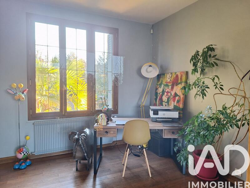 Maison - 223 m² - 7 pièces