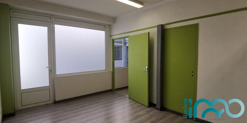 Local commercial - 75 m² - 2 pièces