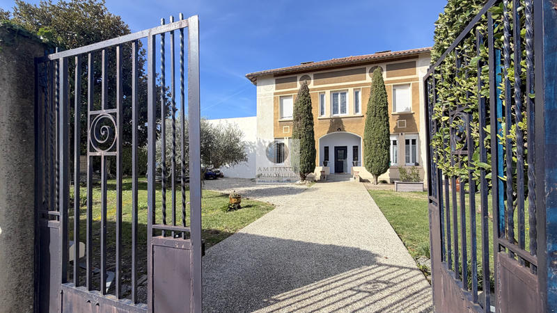 Maison - 306 m² - 10 pièces