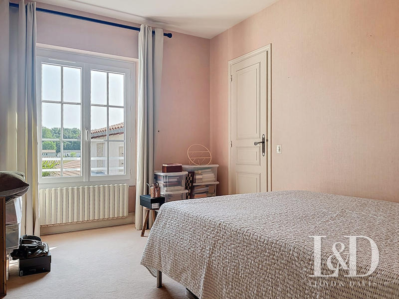 Maison - 278 m² - 9 pièces