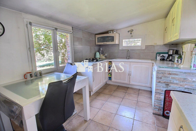 Maison - 220 m² - 7 pièces