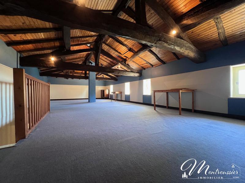 Propriété - 400 m² - 20 pièces