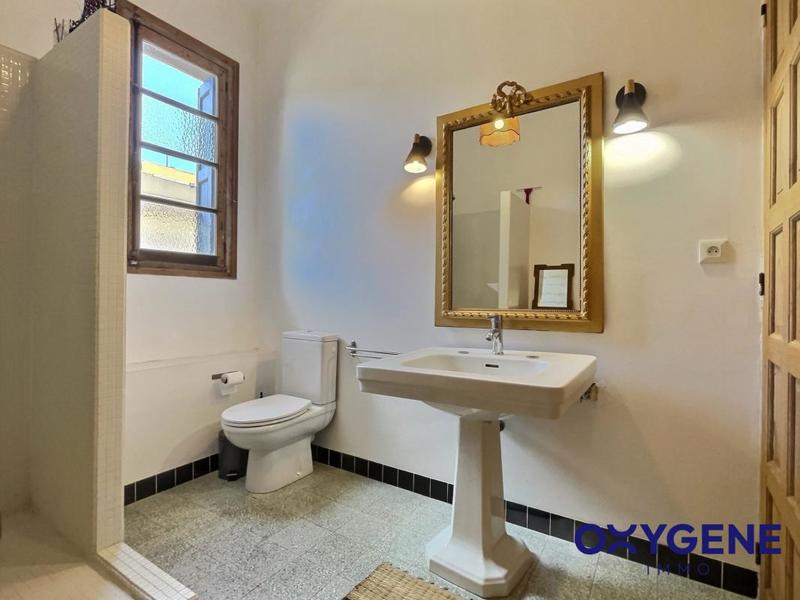 Maison - 260 m² - 12 pièces