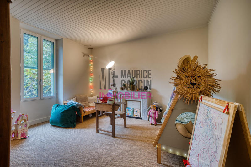 Maison - 180 m² - 7 pièces