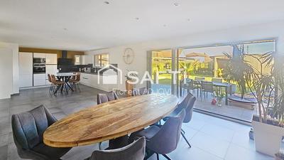 Maison - 161 m² - 5 pièces