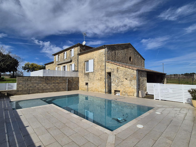 Maison - 226 m² - 7 pièces