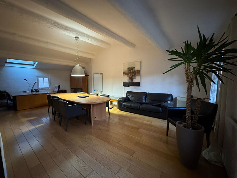 Bureau - 93 m² - 1 pièce