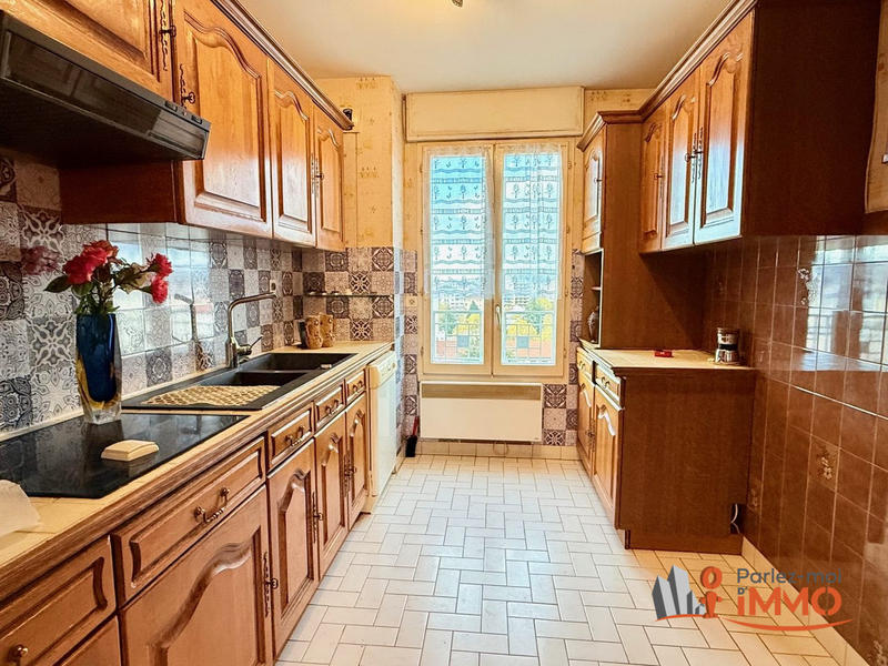 Appartement - 98 m² - 5 pièces