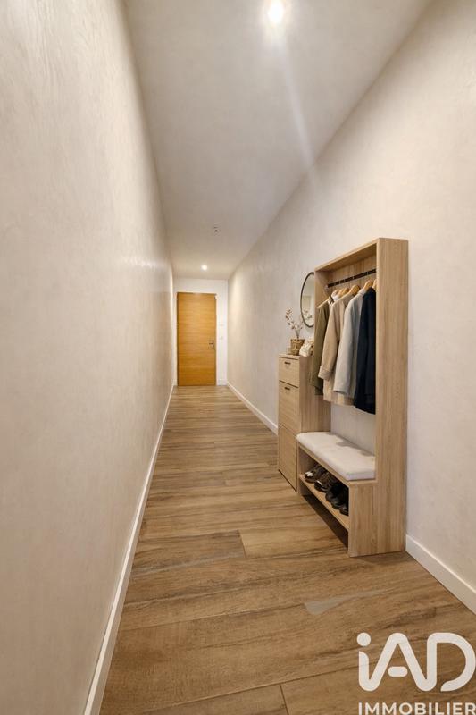 Maison - 246 m² - 9 pièces