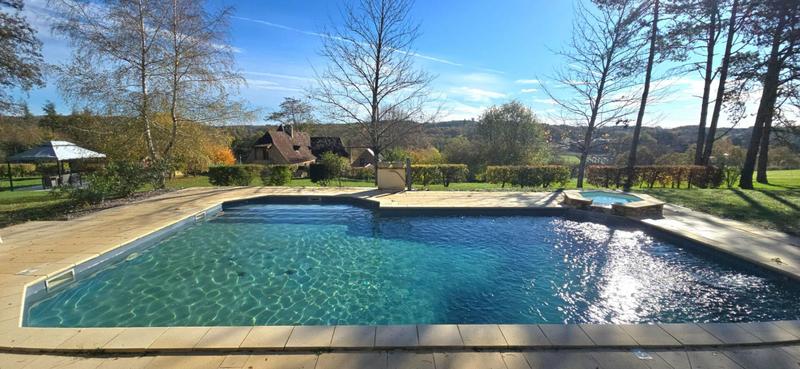 Demeure - 245 m² - 10 pièces