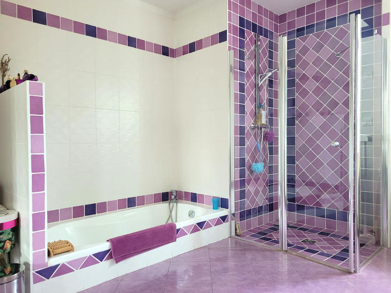 Maison - 235 m² - 8 pièces