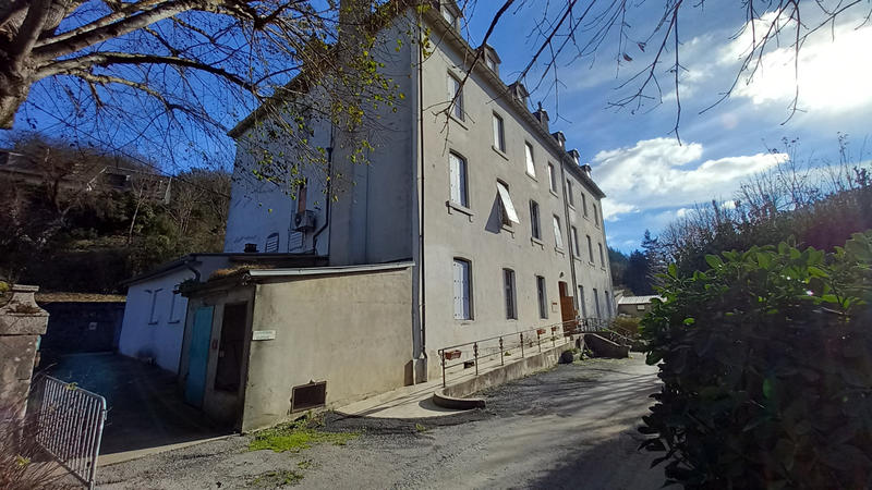 Local commercial - 1 082 m²