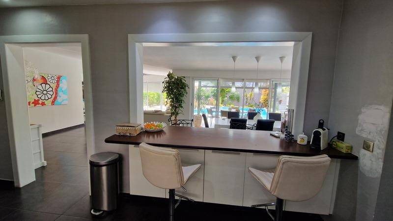 Villa - 236 m² - 6 pièces