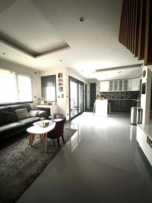 Maison - 83 m² - 5 pièces