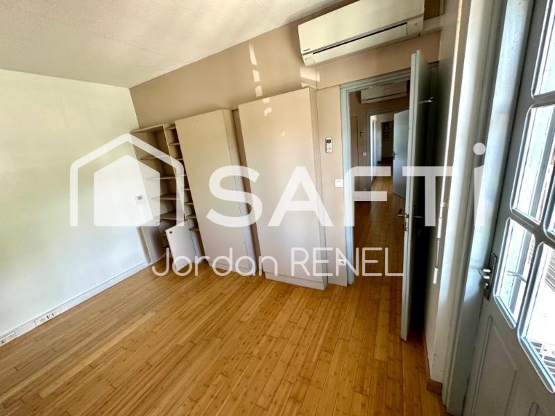 Local commercial - 718 m² - 13 pièces