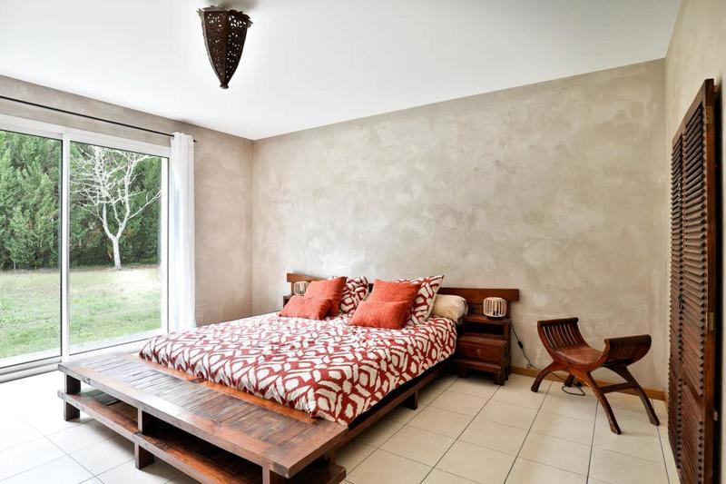 Maison - 220 m² - 5 pièces