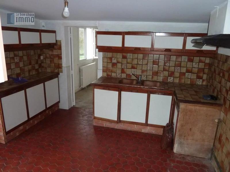 Maison - 673 m² - 4 pièces