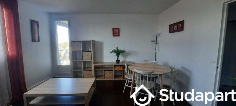 Chambre - 9 m² - 1 pièce