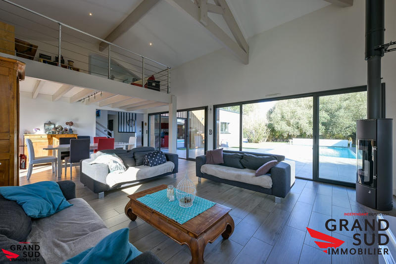 Maison contemporaine - 189 m² - 7 pièces