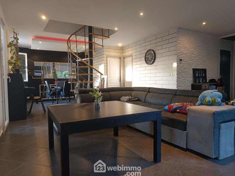 Maison - 100 m² - 4 pièces