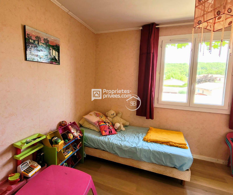 Maison - 235 m² - 9 pièces