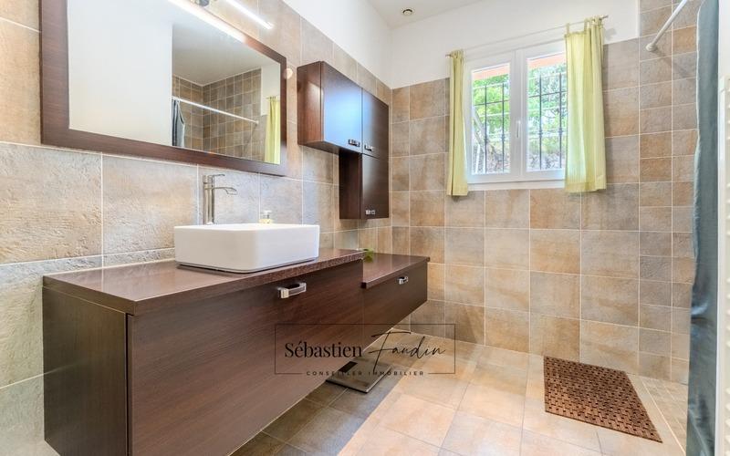 Maison - 262 m² - 8 pièces